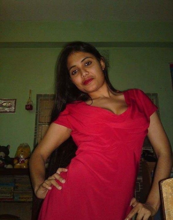 Horny Young Girl Nude Photoshoot (2).jpg