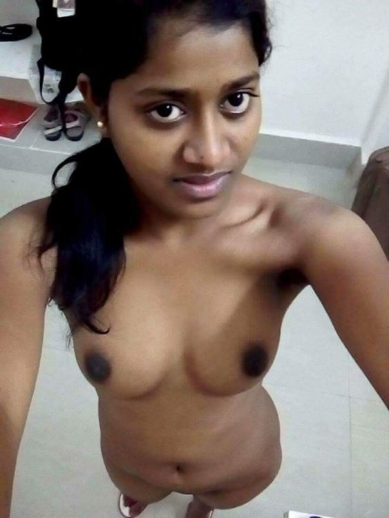 Young Telugu Girl Nude Selfie (27).jpg