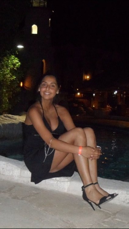 Stunning Desi NRI MILF Sucking & Ass Fucked by BF (7).jpg