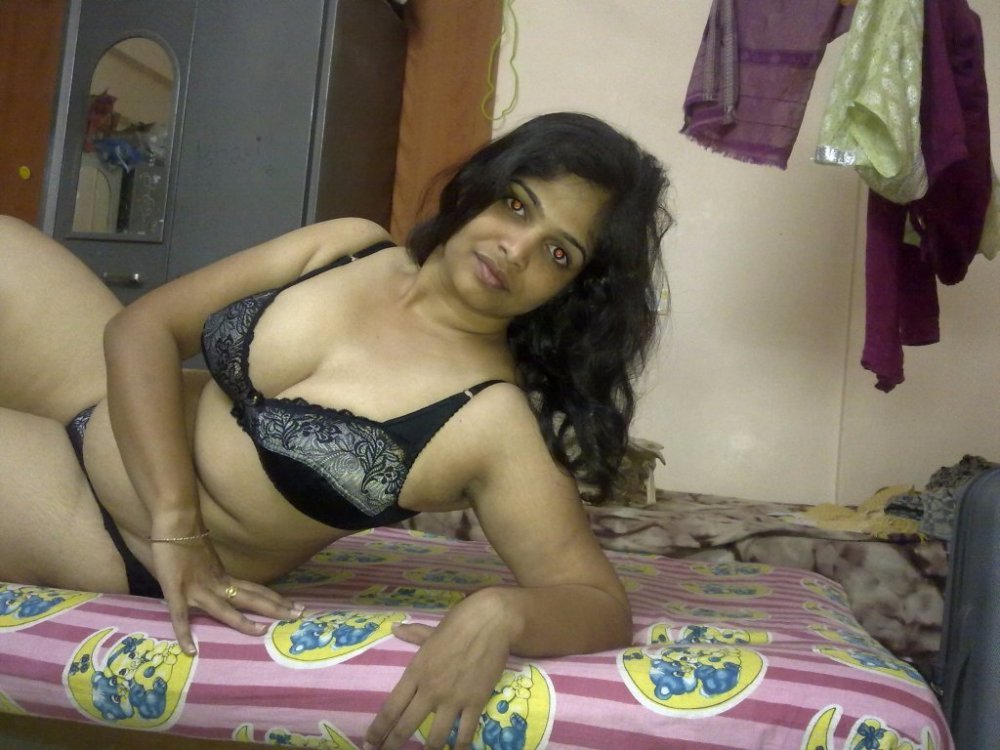 Alluring Booblicious Lady RMZ 42.jpg
