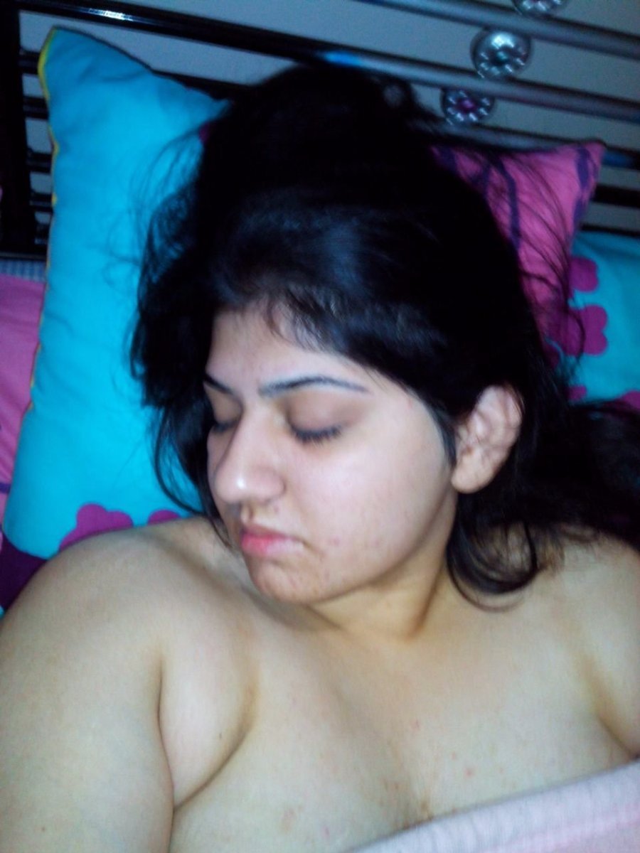 Beautiful Paki Girl Nude Pics - Desi Old Pictures HD  SD - DropMMS