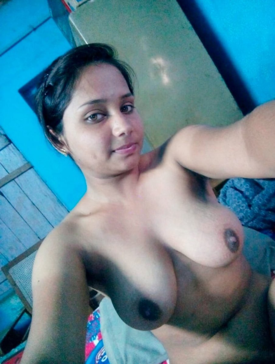Desi nude selfi pics.