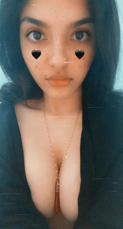 breasts-hey-there-PXSlmM.thumb.jpeg.2b7f14a3dd5ada6e6d9e058b163cff97.jpeg