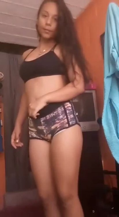 885512.jpg