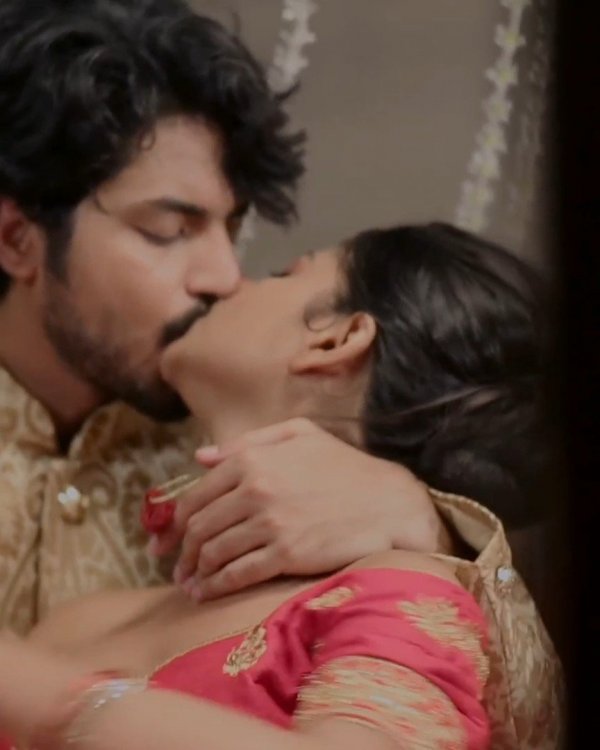 redditsave.com_pallavi_mukherjee_sex_scene_in_charmsukh_series-jrp4lcynu3q81_exported_45233.jpg