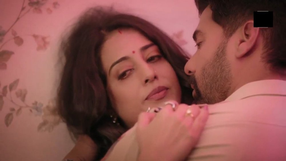 redditsave.com_mahie_gill_hot_scenes_in_fixerr_s01_2019-yxn3sajfqe891_exported_23000.jpg