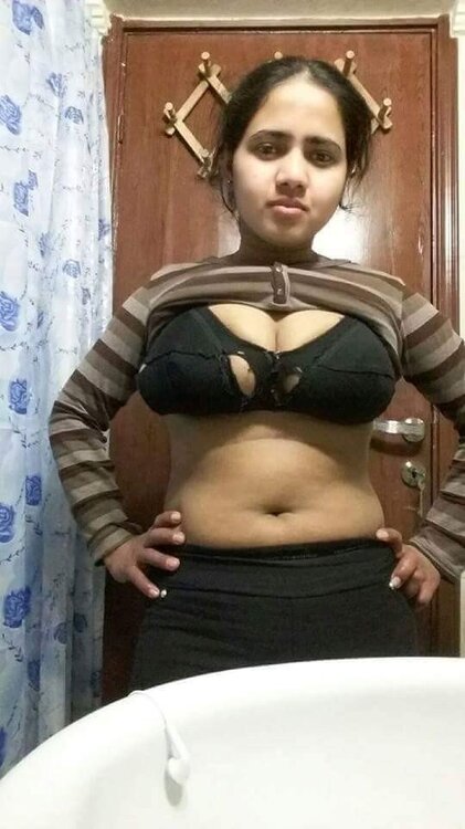 Indian aunty with big boobs - 2-2.jpg
